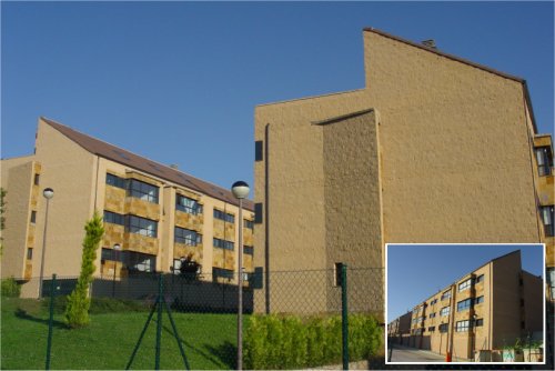 Fachada realizada con bloque Split color ocre