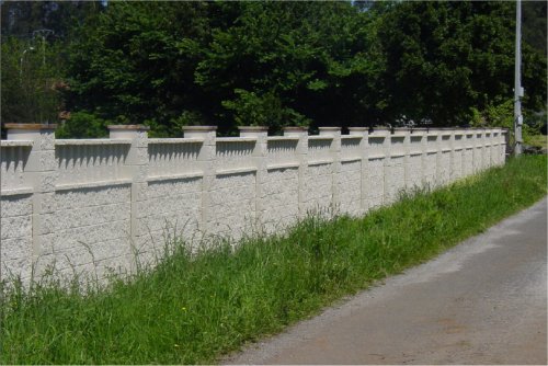 Valla realizada con bloque Split color blanco